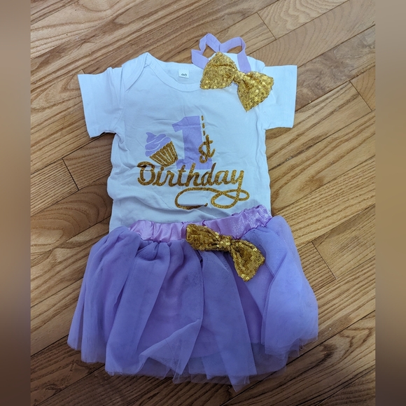 1st Birthday Outfit - Picture 1 of 5